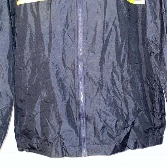 Beacon point rain coat/wind breaker - Picture 4 of 10